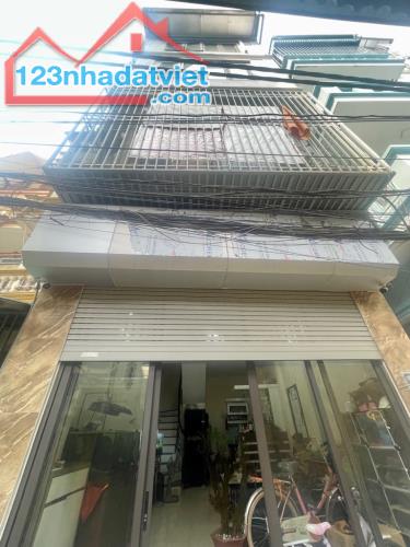Cần bán nhà 5 tầng, 40m², mt 4m mặt đường Bạch Đằng, quận Hoàn Kiếm, Hà Nội.