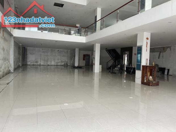 MBKD lớn, bề ngang lên đến 15m - Hợp mở siêu thị, showroom, … tuyến Nguyễn Hữu Thọ - 1