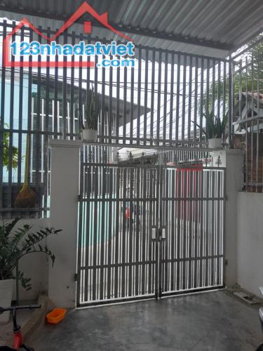 Bán nhà cấp 4 cách đường lư giang phước đồng chỉ 10m diện tích 197m2 giá 2,5 tỷ