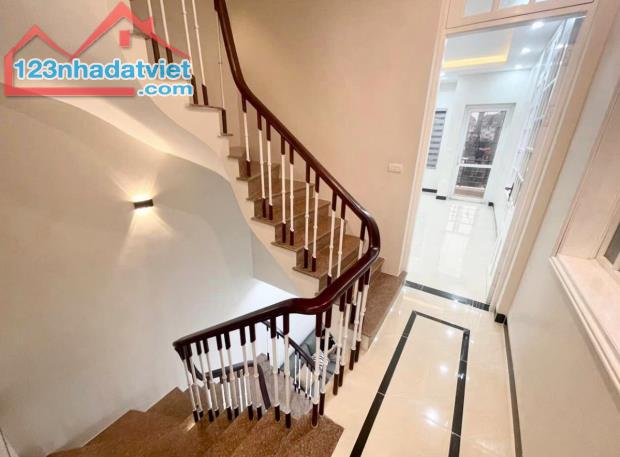 KẸT TIỀN BÁN GẤP NHÀ PHỐ MỸ ĐÌNH 50M2 X 4T - 15M RA PHỐ - NHÀ ĐẸP Ở LUÔN - 10.2 TỶ - 2