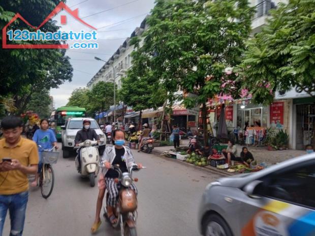 Bán nhà phố Yên Lộ, Yên Nghĩa Hà Đông 100m2 MT5m, đường ô tô tránh kinh doanh nhỉnh 19 tỷ