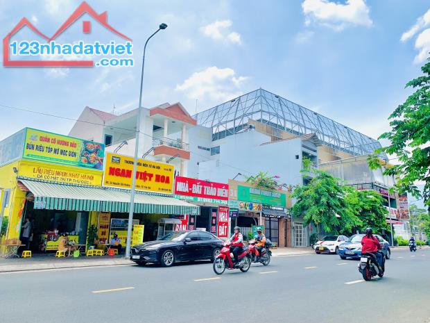 Bán Đất Mặt Tiền Nguyễn Văn Hưởng,Thảo Điền,Quận 2 DT:245m2(8,5mx30m) View Sông Sài Gòn - 3