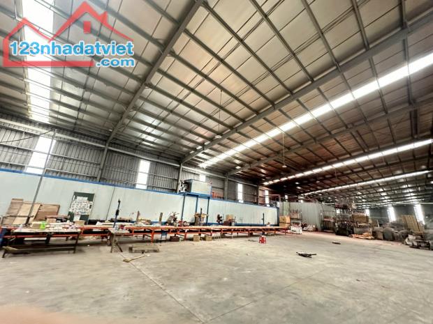 Cho thuê kho xưởng mặt tiền nhựa 12.496m2 ở Bến Lức, Long An giấy phép đầy đủ