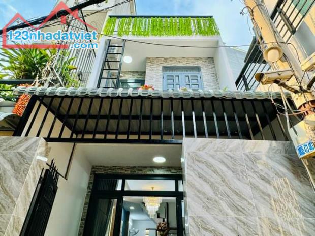 Bán nhà hẻm 2.5m Đường Số 18, P8, GV, 3.3x15m, 2 tầng, giá: 4.35 tỷ TL