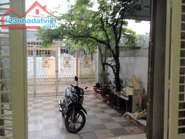 Cho thuê nhà đầy đủ tiện nghi gần cầu Trần Hoàng Na - 2