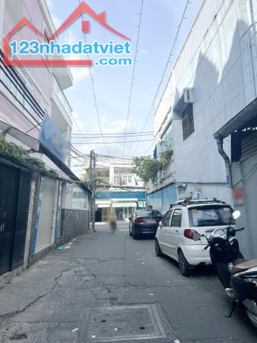 Nhà diện tích lớn (15.6x40 nở hậu 18m) trệt 2 lầu hẻm xe hơi đường Lương Văn Can P15Q8 - 4