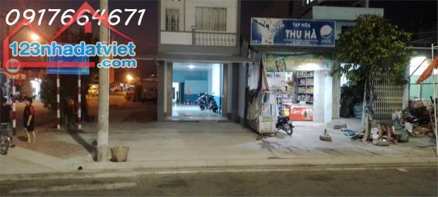 Cho thuê nhà 1 trệt 1 lầu, ngay ngã ba 2 mặt tiền đường Nguyễn Trãi, Phường 9 - 1