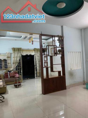 Bán nhà đường oto 3 phòng ngủ trung tâm Lái Thiêu Tp Thuận An giá 4tỷ