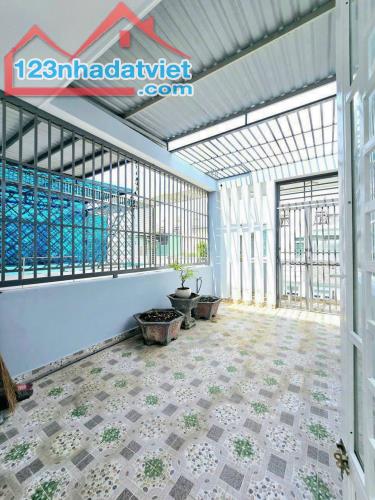 Bán nhà 3 lầu sân thượng 4pn đường đào tông nguyên nhà Bè - 5