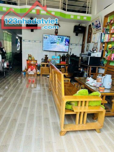 Cần bán gấp nhà trệt lửng 2 phòng ngủ trung tâm Lái Thiêu Tp Thuận An Bình Dương giá 2ty4