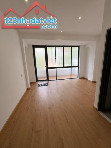 BÁN NHÀ  MT PHÚ NHUẬN NHÀ 40M2 NHÀ 2 LẦU GIÁ TRÊN 6 TỶ