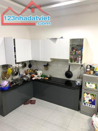BÁN NHÀ QUẬN 10 NGAY TÔ HIẾN THÀNH-CMT8, HẺM 3M THÔNG, DÂN TRÍ CAO, 38Mx4 5PN MỚI, 5 TỶ x - 1