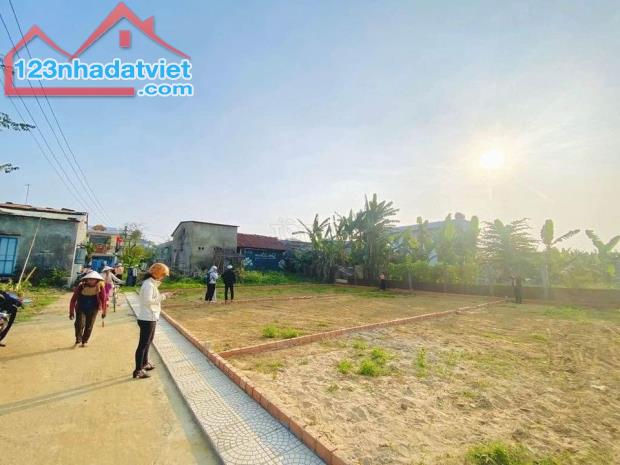 Cần bán gấp lô đất dt 115m2 ngang , full thổ cư, view thoáng mát, dân cư đông