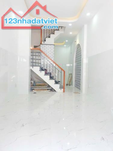 Bán nhà đẹp 2 lầu hẻm 5m gần đường Âu Dương Lân Phường 3 Quận 8 - 1