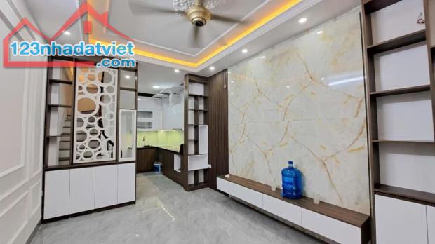 THẠCH BÀN LB 35M2 X 5T ÔTÔ 20M MỚI KÍNH KOONG TIỆN ÍCH NGẬP TRÀN. 4,75 TỶ