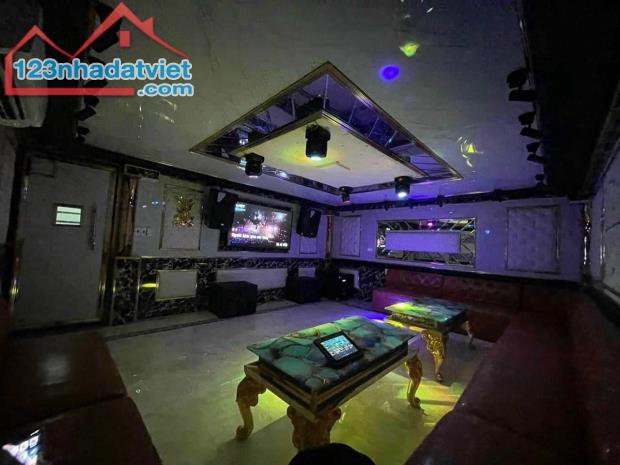 cho thuê villas đồi view hạ long 7 ngủ, 1 phòng karaoke, có bể bơi riêng - 3