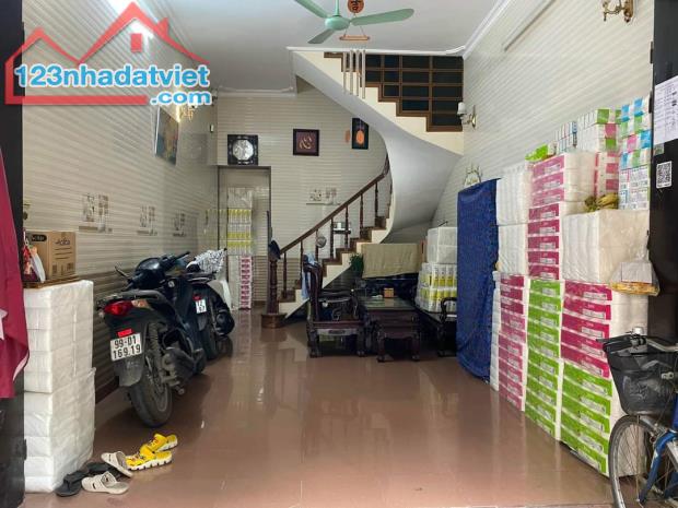 Bán nhà Lê Quang Đạo   diện tich 31m2 nhà 3 tầng giá 2,6 tỷ