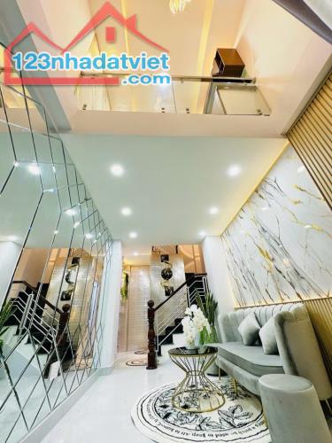 Nhà 6 tầng Nguyễn Thị Minh Khai, Q.3 - HXH - 25m2 - Gần MT - 3PN - Full NT - Chỉ 6.65 Tỷ