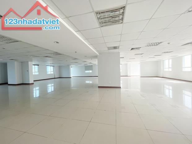 Cho thuê văn phòng sang trọng lớn từ 20 - 800m2 đường Võ Văn Kiệt - Quận 1