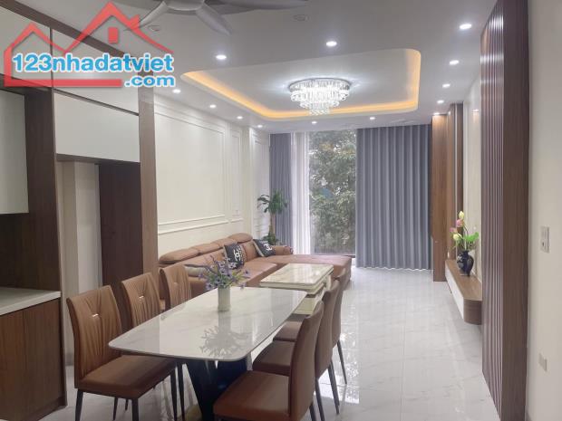 Bán nhà 7 tầng thang máy dịch vụ Hàng Bè Kiến Hưng, 50m2 ô tô tránh kinh doanh giá 13 tỷ