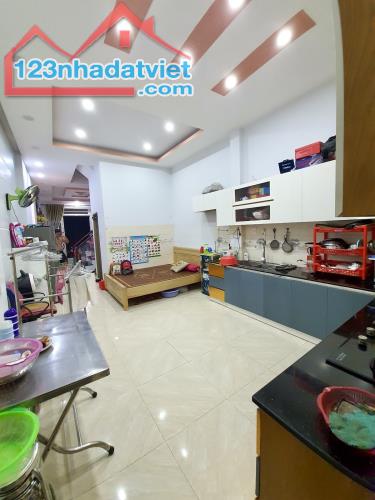 Chỉ 4.3 tỷ, Bán nhà 2 tầng, 4x19m đường ĐỒNG TÂM, Trung Chánh. - 1