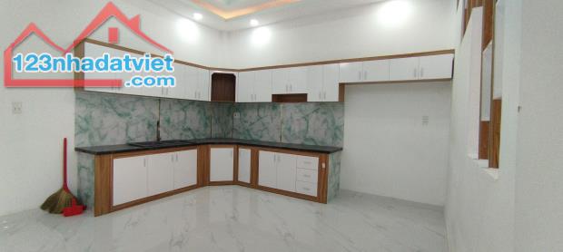 Bán Nhà kèm Nội Thất, SHR, 50m ra MT Đinh Đức Thiện, LK Chợ Bình Chánh - 3