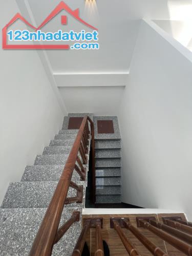 Nhà 5T xây mới 32m2 ô tô lùi gần tại Đông La - Giá chỉ 2,95 tỷ ngay UBND Đông La,Vành Đai4 - 4