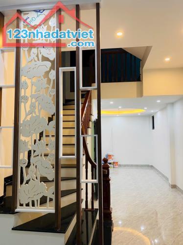 Cần bán nhà tại Ngô Quyền–Hà Đông,  gần Tố Hữu. 42m2x5T. 30m ra đg ôtô. Giáp KĐT Văn Khê - 1