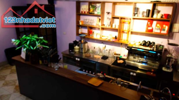 Sang nhượng quán mô hình Cafe và Cocktail Bar tại Hàng Cháo