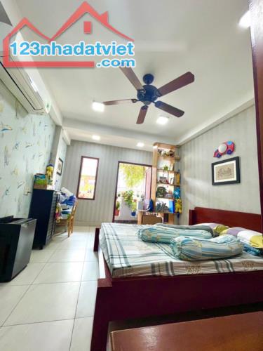 Bán nhà Bình Thạnh nhà 42m2 nhà trệt lửng 3 lầu 6 PN giá 6.8 tỷ