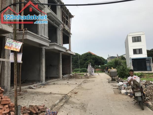 Nhà đẹp 3,5 tầng Siêu thoáng, nhà có sân trước và sau. Gần Trạm bơm Yên Nghĩa - Hà Đông - 4