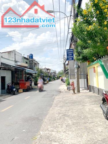 Cho thuê nhà và đất trống mặt tiền view sông đường Nguyễn Duy P9Q8. 25 triệu/tháng - 1