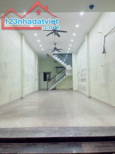 MẶT TIỀN ĐƯỜNG LÊ VĂN VIỆT – KINH DOANH ĐA NGÀNH NGHỀ - DÒNG TIỀN ỔN ĐỊNH. - 3