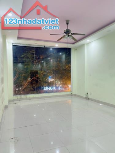 MẶT TIỀN ĐƯỜNG LÊ VĂN VIỆT – KINH DOANH ĐA NGÀNH NGHỀ - DÒNG TIỀN ỔN ĐỊNH. - 4