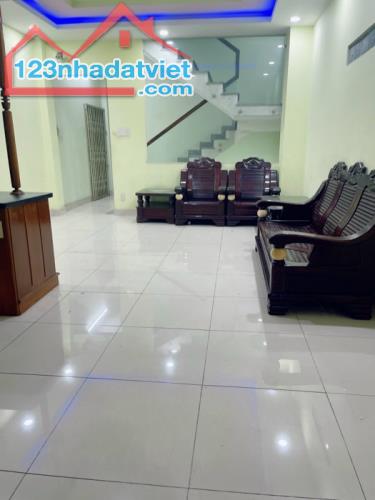 MẶT TIỀN ĐƯỜNG LÊ VĂN VIỆT – KINH DOANH ĐA NGÀNH NGHỀ - DÒNG TIỀN ỔN ĐỊNH. - 5