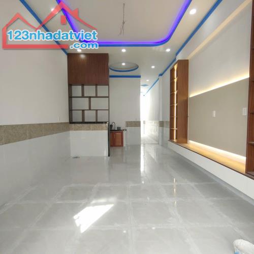 Chính Chủ Bán Nhà Cấp 4 Hẻm Xe Hơi 80m2 2 phòng ngủ Gần Bigc Go Dĩ An - 1