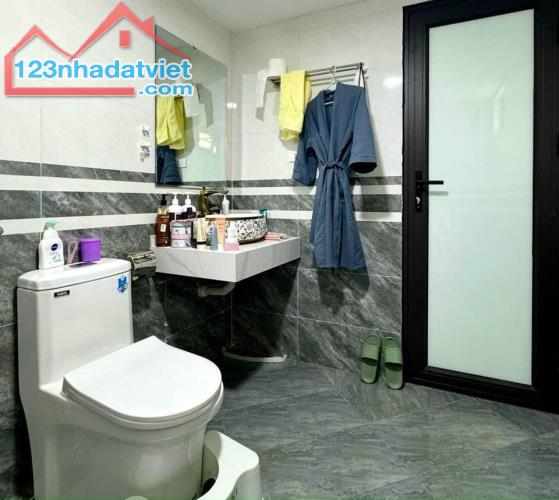 BÁN NHÀ MẶT PHỐ KHƯƠNG THƯỢNG, ÔTÔ TRÁNH, KINH DOANH SẦM UẤT. 50M,4TẦNG, 8 TỶ . 0984823023 - 4