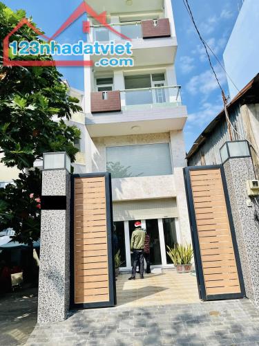 Bán Nhà Mới Xây  Ngay Công Viên Tên Lửa, DT 84m2, Xây Dựng 5 Tầng Giá 9,2 Tỷ