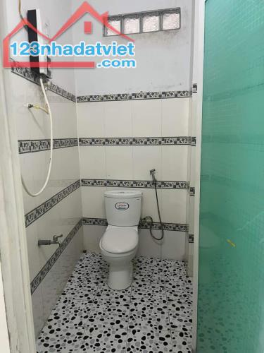 Nhà cho thuê Nhà 6 Triệu 2 Phòng Ngủ Sát Chợ Da Liễu Thuận Lợi Cho Việc Kinh Doanh - 4