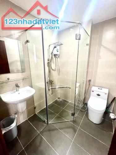 Hot! Cho thuê C/cư cao cấp giá rẻ ở liền! mới tinh chưa ai ở 2PN 1WC có hồ bơi giá 9tr - 5