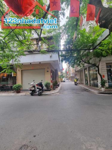 Bán nhà phố Núi Trúc 65m2, 5T, MT5.8m lô góc 3 mặt tiền kinh doanh hiếm quận Ba Đình