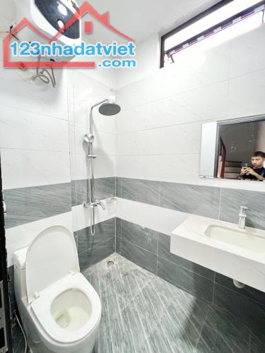 BÁN NHÀ ĐẸP ĐƯỜNG HOÀNG MAI, 31M2,  5 TẦNG. MẶT TIỀN  5.7M. GIÁ 6.05 TỶ - 4