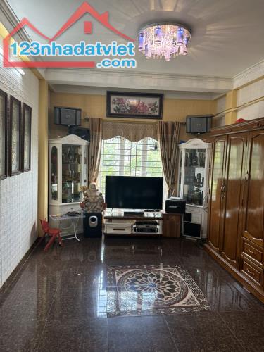 Siêu víp phân lô nhà cán bộ Thanh Trì 40m x 5 t  ô tô tránh KD đẹp bạt ngàn tiện ích 7 tỷ - 1