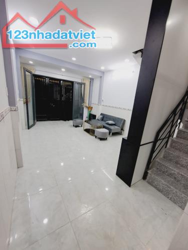 Bán Nhà Tân Sơn Nhì DT 40m2 ,nhà mới ở liền chỉ 3ty - 4