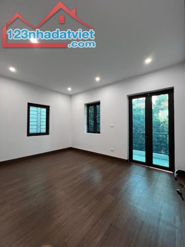 Bán Nhà 22 Tả Thanh Oai, Gần ô tô, 33m*4 tầng, 3 ngủ, Chỉ 3.15 tỷ - 3