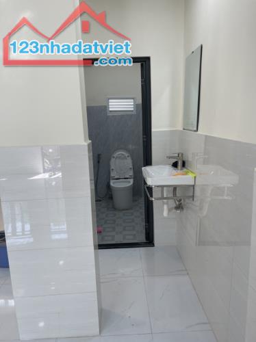 KHU DÂN CƯ HỒNG LONG - HẺM XE HƠI - 2 TẦNG - NGANG 5M - 50M2 - NHỈNH 3 TỶ - 1
