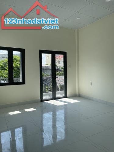 KHU DÂN CƯ HỒNG LONG - HẺM XE HƠI - 2 TẦNG - NGANG 5M - 50M2 - NHỈNH 3 TỶ - 3