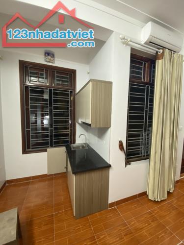 Cho thuê Căn Apartment siêu VIP tại Số 98 ngõ 116 Phan Kế Bính, Cống Vị, Ba Đình. Chỉ 5tr - 3