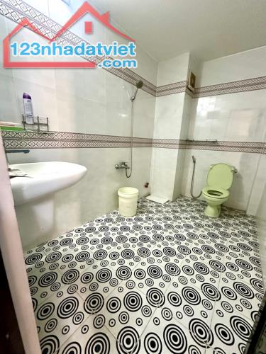 Nhà đẹp ở ngay Hoài Thanh 100m2(4x26), 3T, SHR, hoàn công đủ, chi 5.8 tỷ. - 3