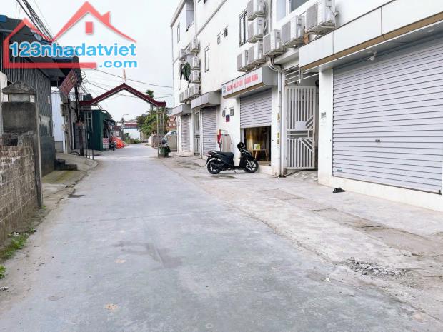 Đại hạ giá đất Hoàng Lâu, Hồng Phong 63m2, Ngõ ô tô. Giá 9xx - 2